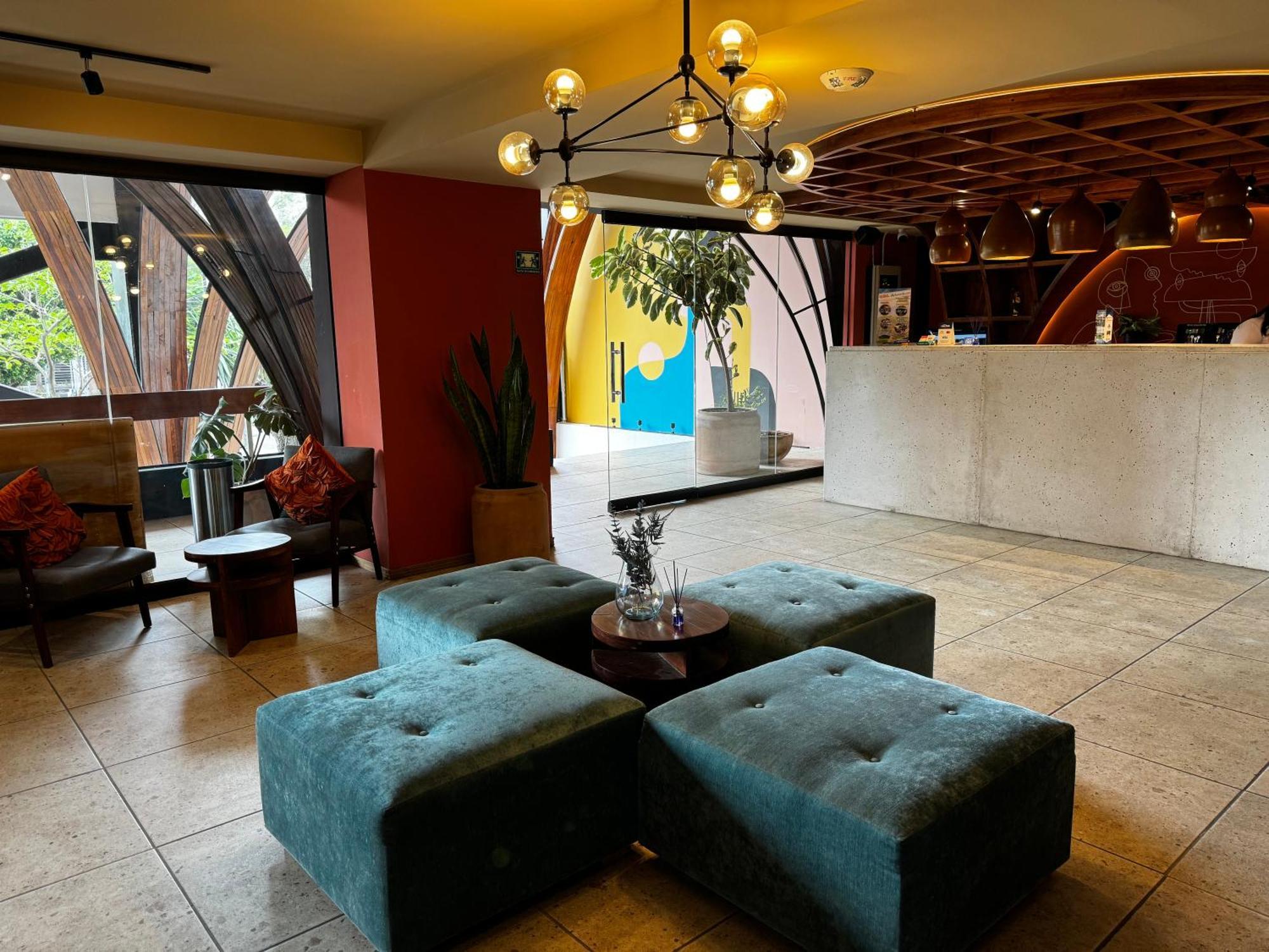 Hotel Ola Chapultepec Guadalajara Exterior photo